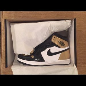 Air Jordan 1 Gold toe